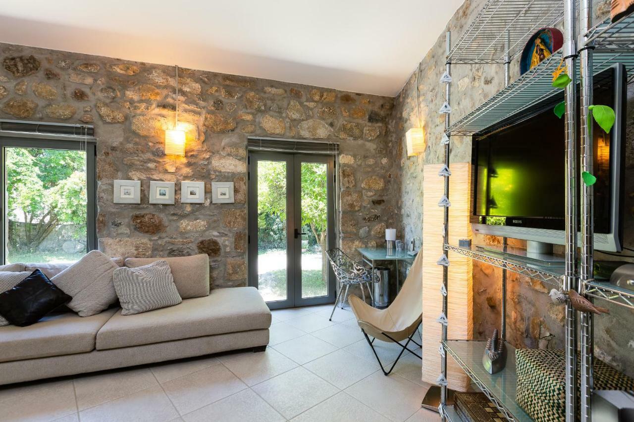 Muazzo Creta Stone House, Nature Escape With Pool, By Thinkvilla Pigi  Екстер'єр фото